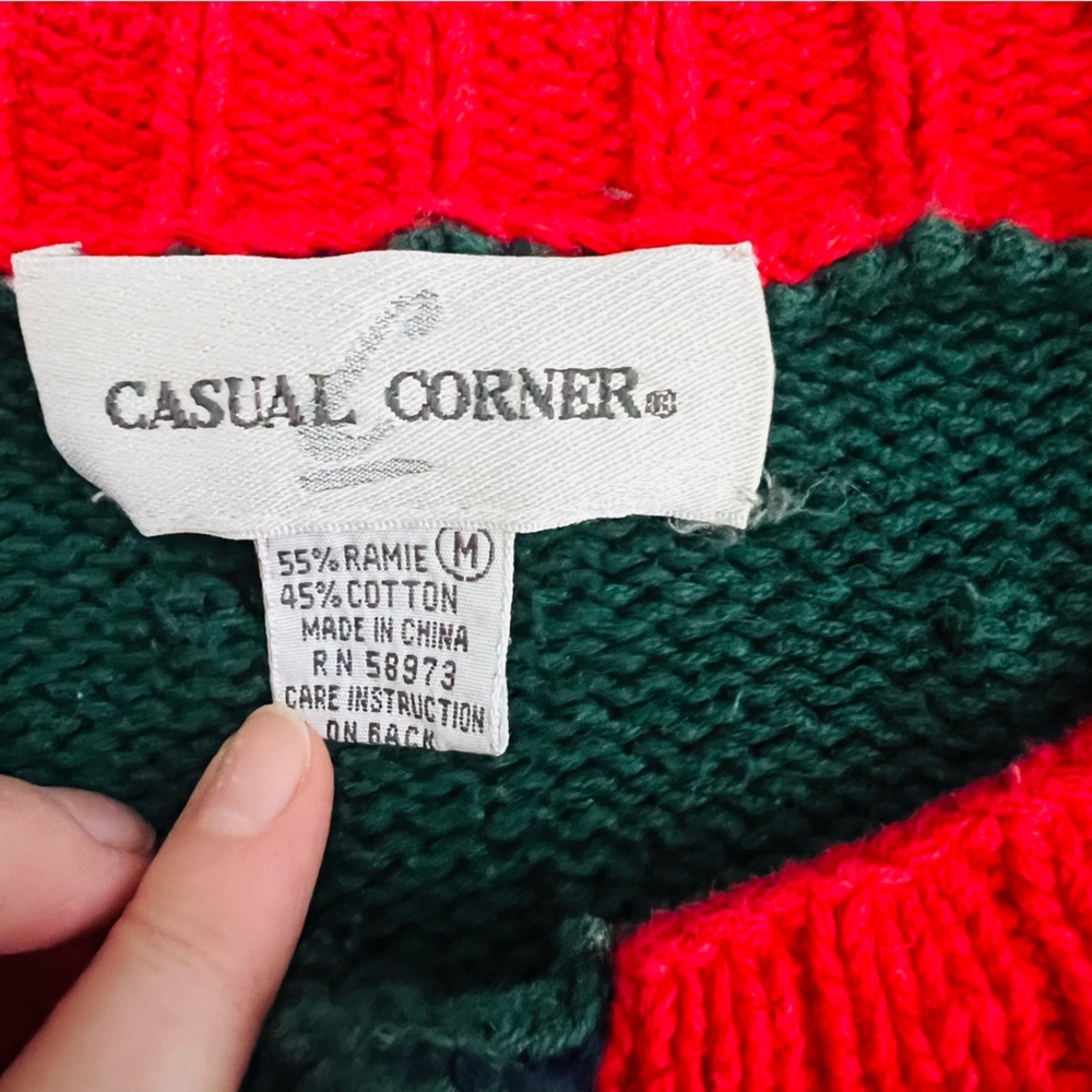 Vintage 90s Ski / Snowflake Holiday Red and Green Cardigan by Casual Corner - Picture 4 of 10